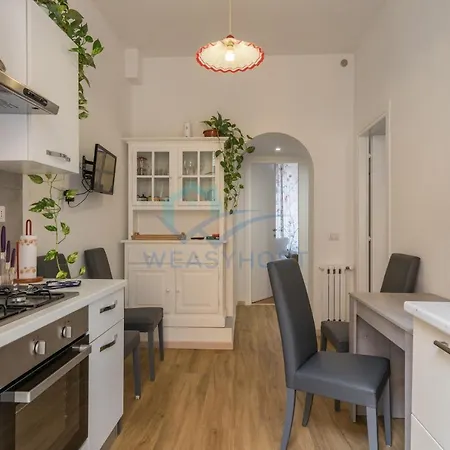 Refined Cozy Nest In Vatican Appartamento